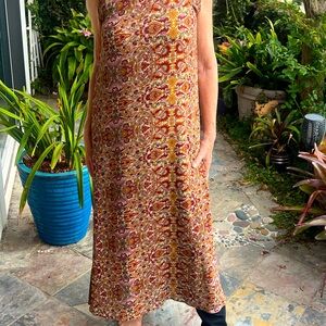 Beautiful hundred percent silk very soft and flowing